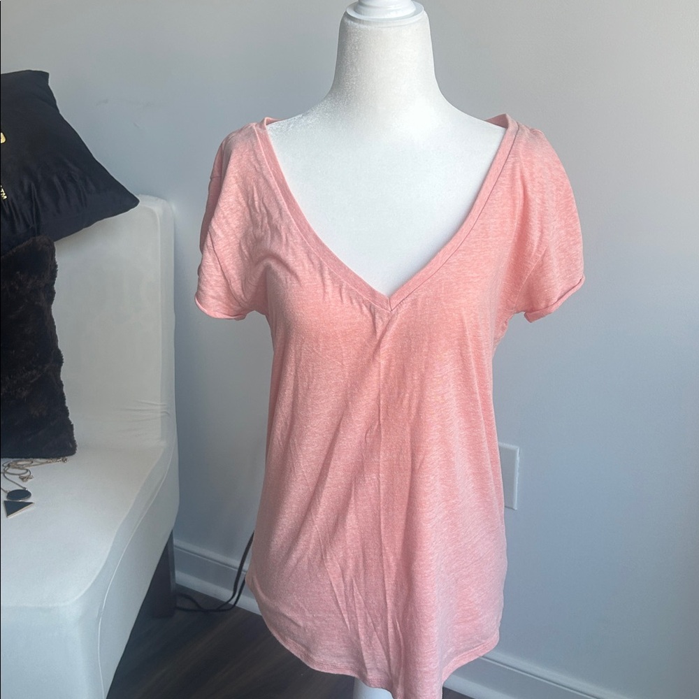 SO COZY Make + Model Light Pink V-Neck Tee